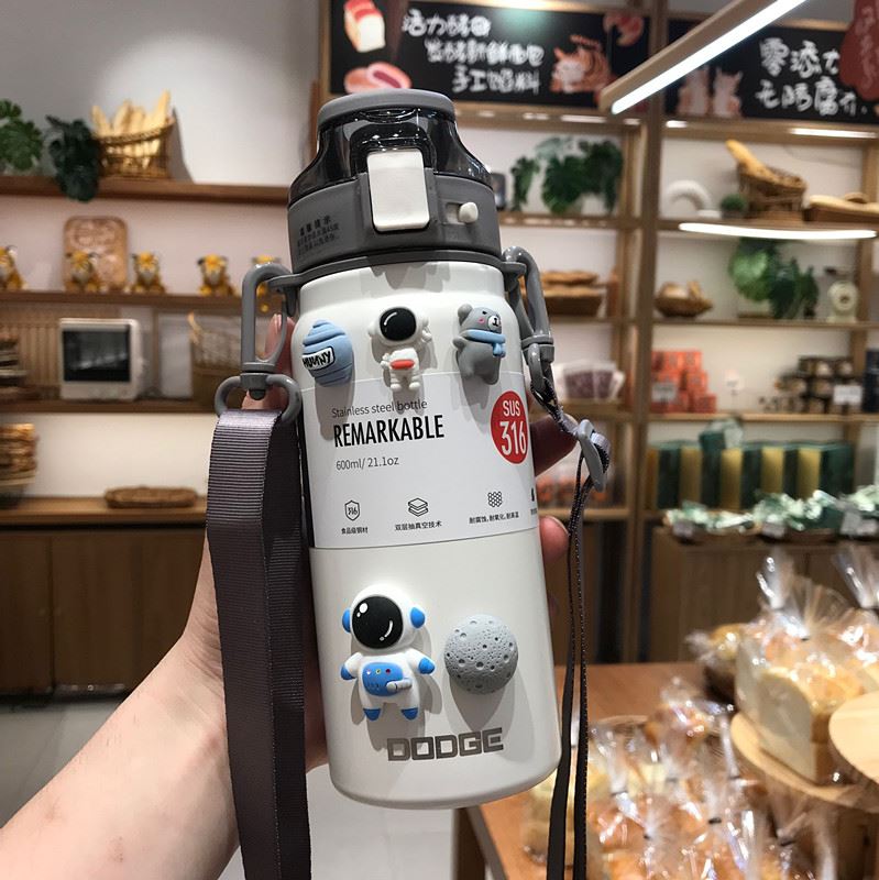 日本儿童保温杯大容量316不锈钢水壶吸管水杯子男女学生2025新款