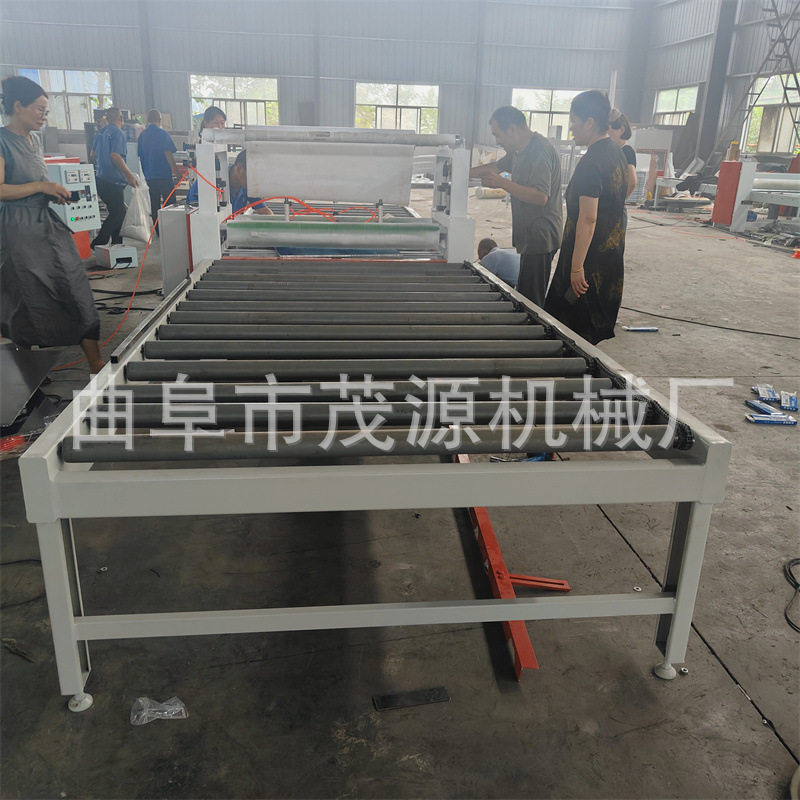 棍面加热覆膜机自带背胶离型纸
