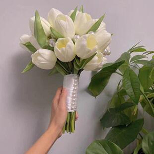 花婚礼手捧花法式清新摄影新娘情侣领证郁金香珍珠马蹄莲直销
