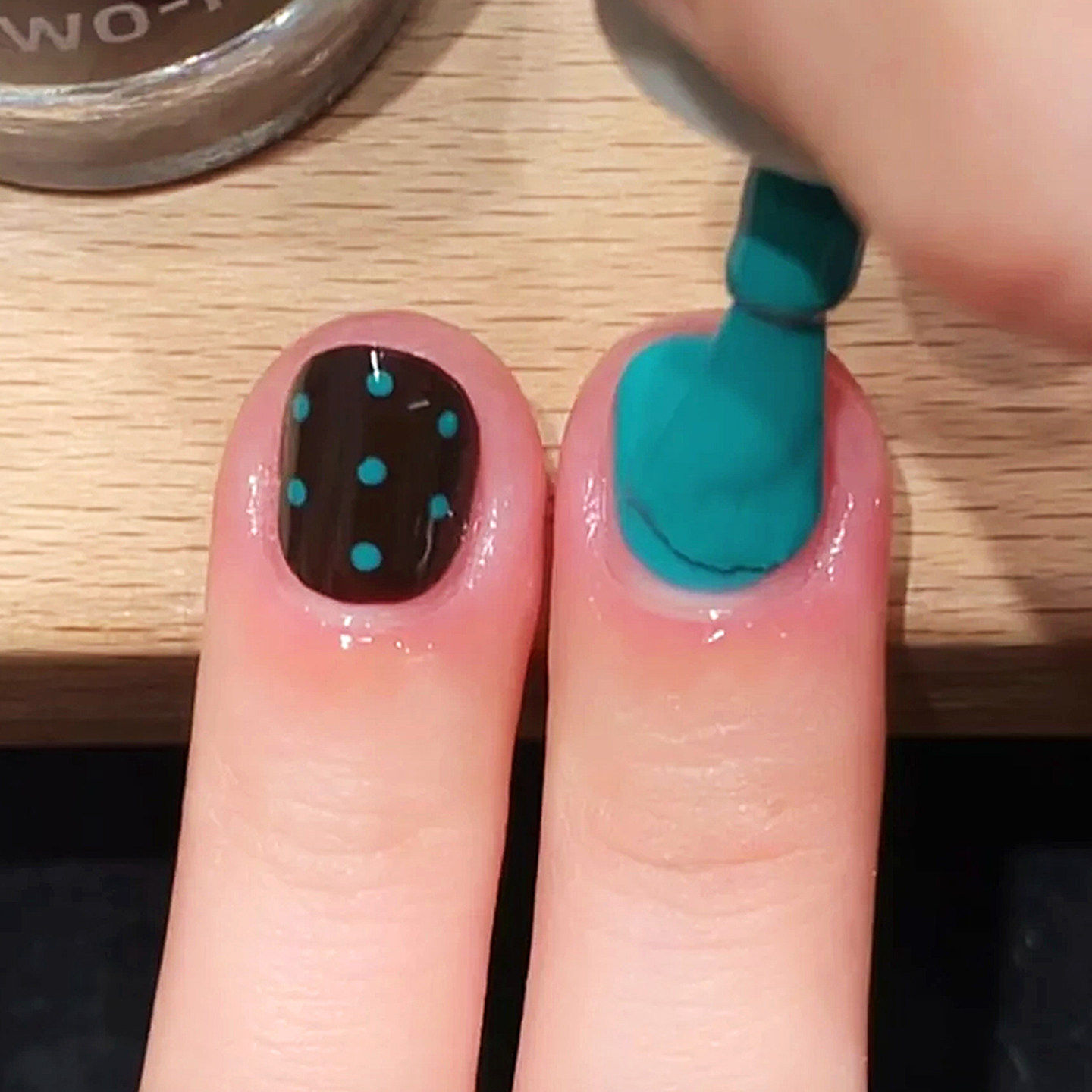 显白秋冬ins湖绿波点美甲！Two Moons指甲油2025新款免烤快干持久,收纳整理,化妆箱/盒,淘宝优惠券,粉丝福利购,淘宝优惠卷