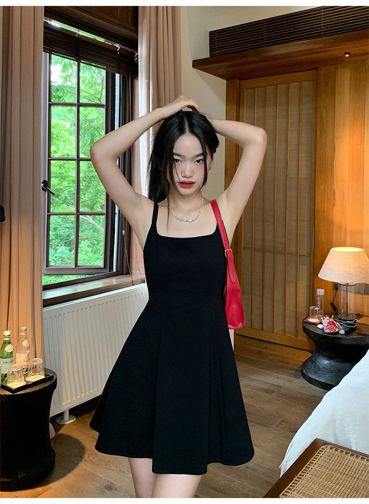 裙子女2023秋夏女装气质遮肚时尚新款连衣裙黑色吊带女拼接高级感