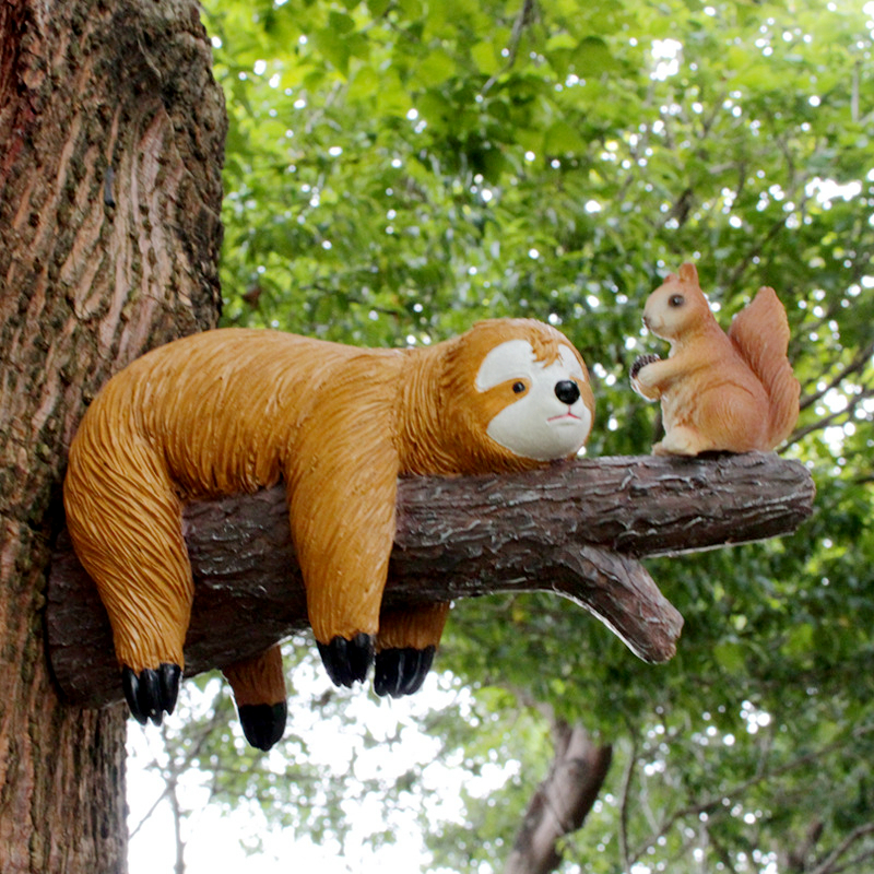 跨境新品仿真树懒和小松鼠树挂树脂动物摆件花园庭院树上装饰挂件