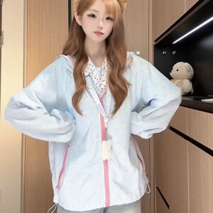 夏季多巴胺波点轻薄连帽防晒衣女2026宽松透气通勤百搭防晒服外套