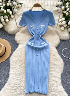 Retro V-neck Knitted Short sleeved Long SkirtV领针织短袖长裙