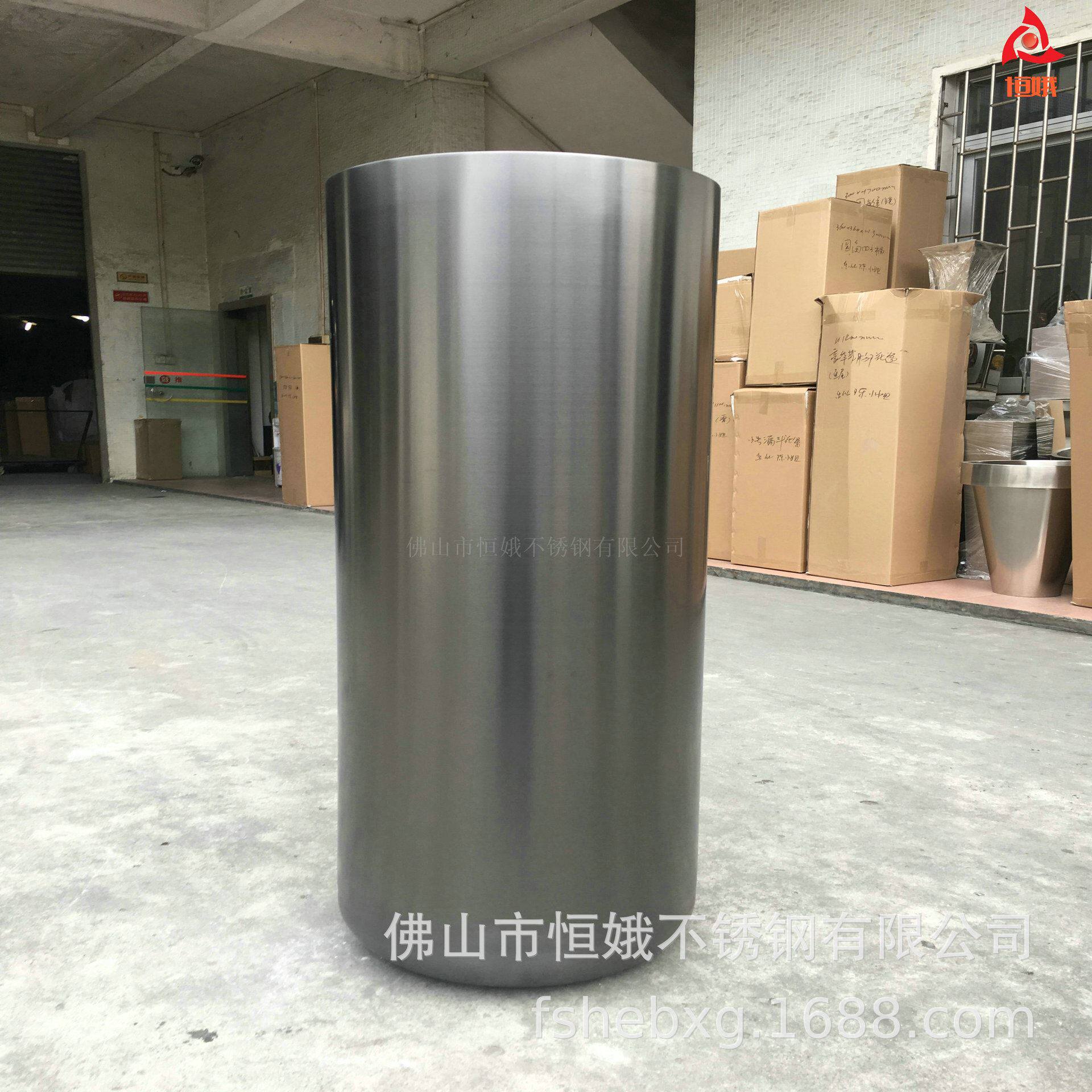 304不锈钢室外黑色烤漆落地花瓶 金属黑钛装饰花瓶