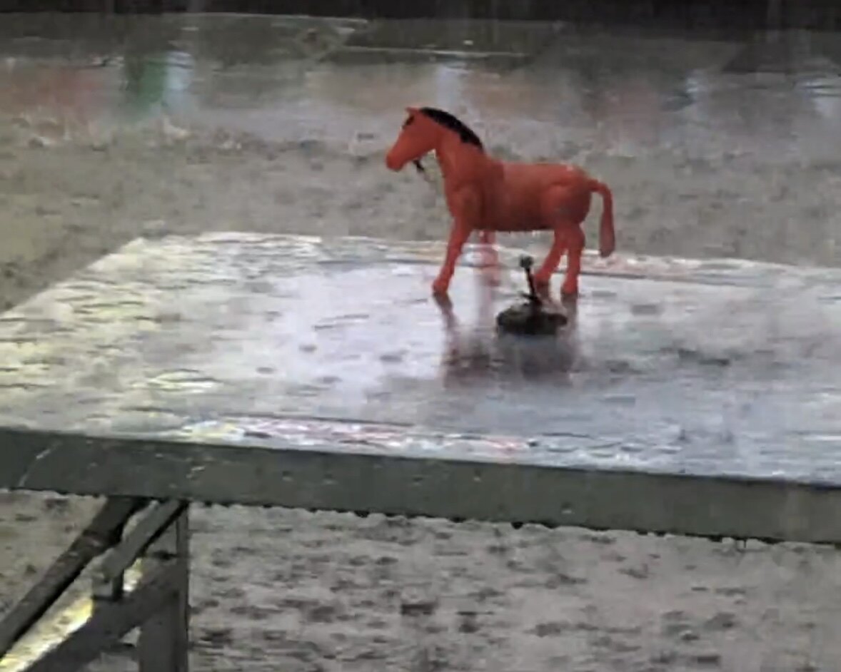 小马拉磨玩具儿童仿真电动小马走路小毛驴拉车推磨绕桩马玩具