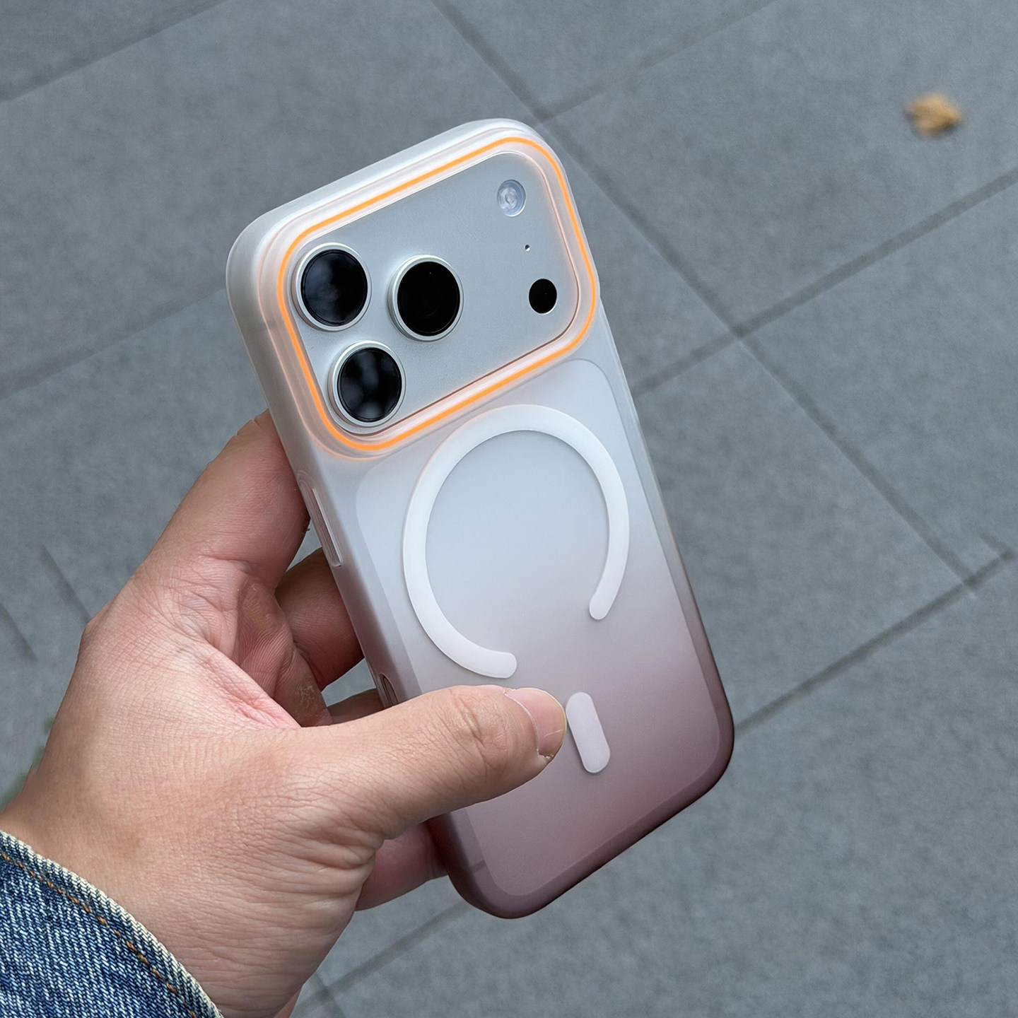 个性渐变冰雾磨砂磁吸适用苹果17Promax手机壳iPhone16/15plus硬14亚克力13/12mini透明XRs薄78/se文艺小清新