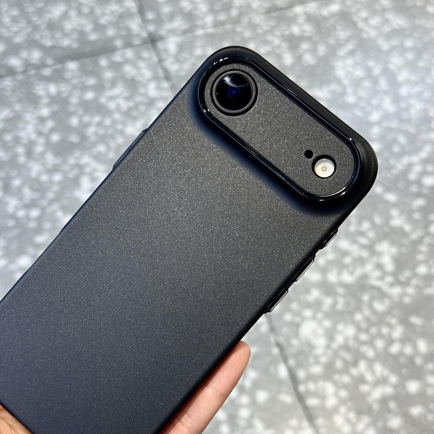 抗黄拜耳TPU极薄磨砂硅胶金属按键适用苹果17Air/16promax小米15/14手机壳华为mate70/60裸机感Pura80隐形套+