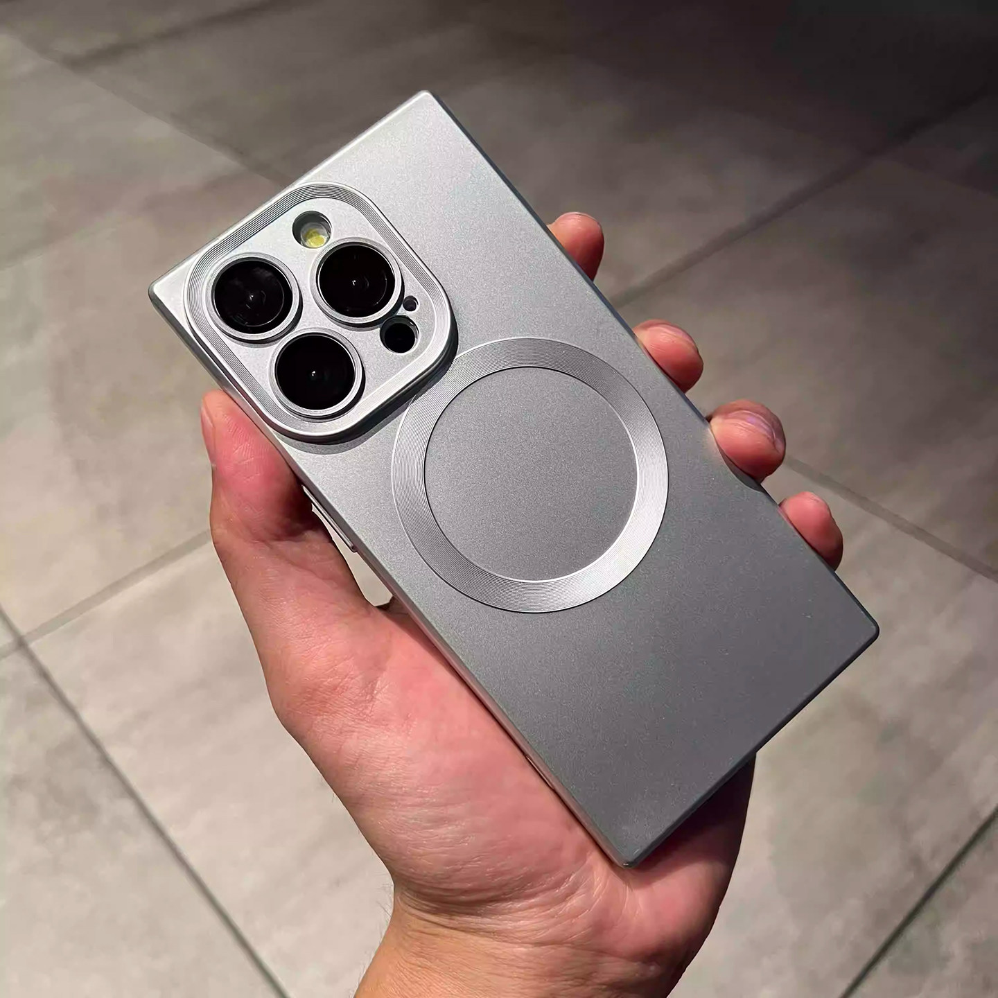 金属质感正方形电镀磁吸钛灰太空银适用苹果17手机壳16promax带镜头膜软iPhone15/14plus防摔13/12硅胶直长薄