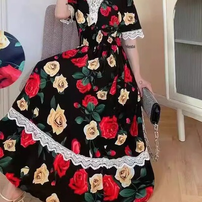 Fashionable V-neck lace floral dress 时尚V领蕾丝碎花大摆裙女