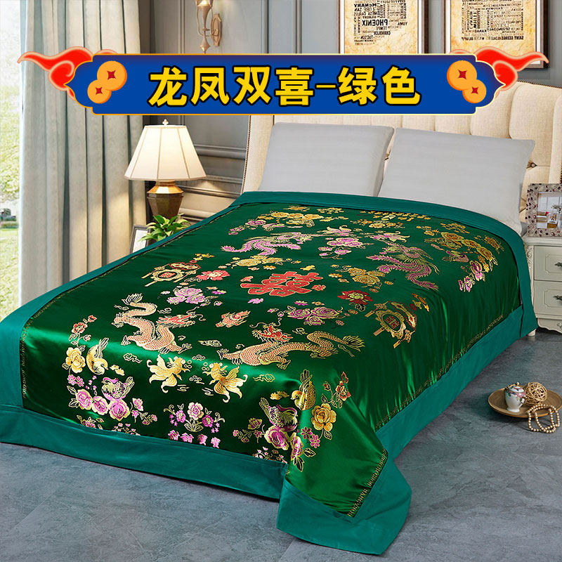 QUANFU 부인이 만든 결혼식 이불은 지참금 용과 봉황 이불입니다. 결혼식 이불은 아내를위한 실크 비단 이불입니다