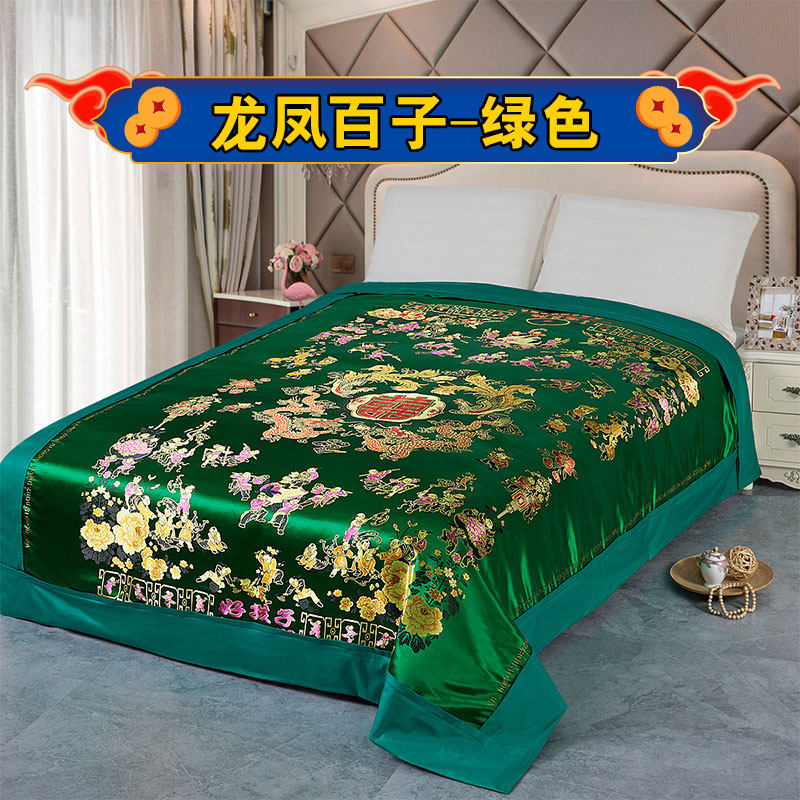 QUANFU 부인이 만든 결혼식 이불은 지참금 용과 봉황 이불입니다. 결혼식 이불은 아내를위한 실크 비단 이불입니다