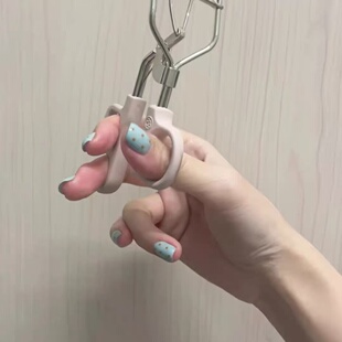 温柔海盐蓝波点短款穿戴甲纯手工夏日高级感纯色美甲日常可爱百搭