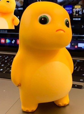 小奶龙摆件办公室桌面房间电脑桌C装饰品解压神器可爱公仔生日礼