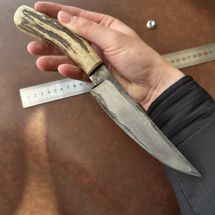 【老吴锻打】手工锻打弹簧钢刀户外小直刀单边刃锋利高硬度剔骨刀
