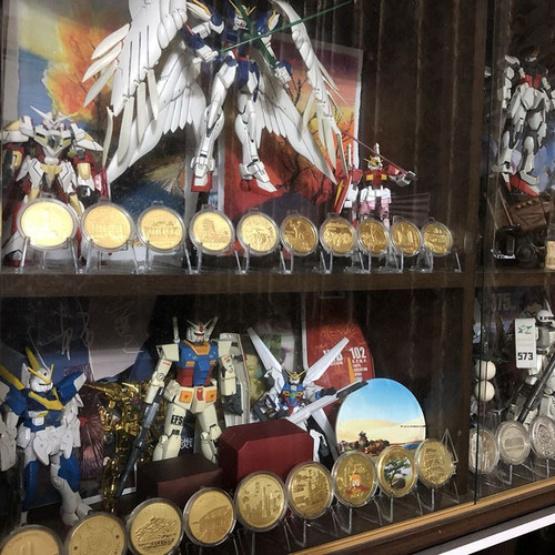 纪念币硬币展示支架吧唧亚克力展示台三角展示架钱币收藏摆件