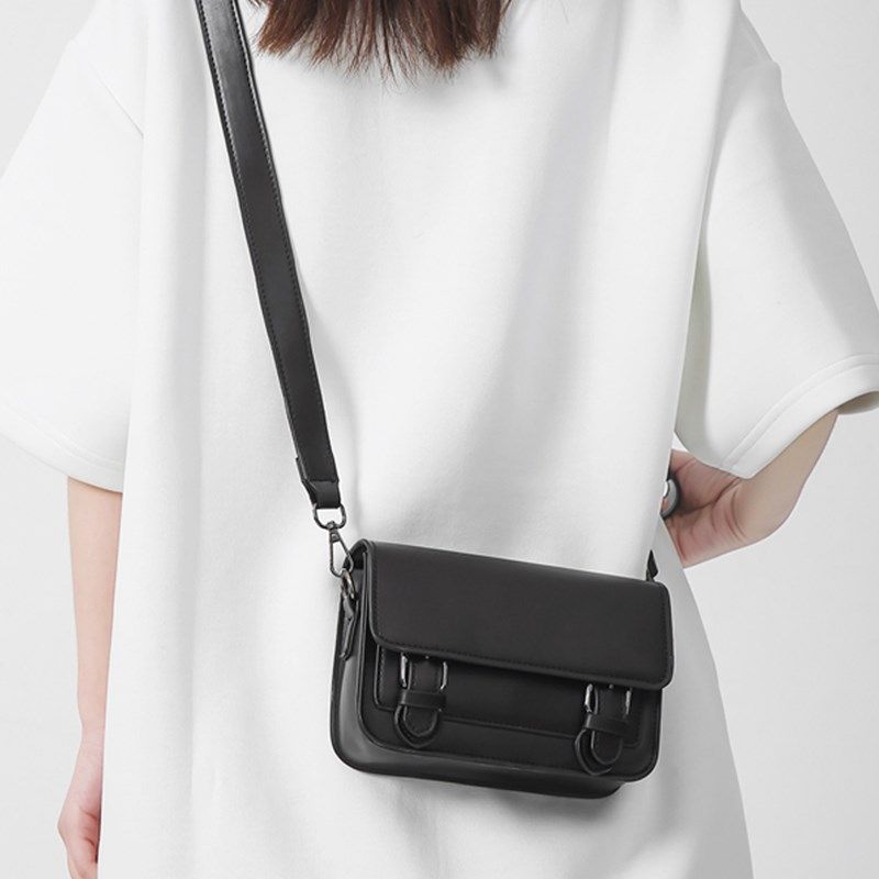 男士小挎包2024新款潮高级感百搭单肩包运动小方包休闲斜挎包女包,箱包皮具/热销女包/男包,男士包袋,淘宝优惠券,粉丝福利购,淘宝优惠卷