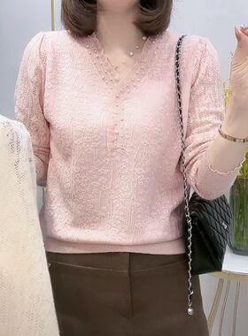 蕾丝v领打底衫女2024新款洋气早春显J瘦粉色长袖内搭镂空针织上衣