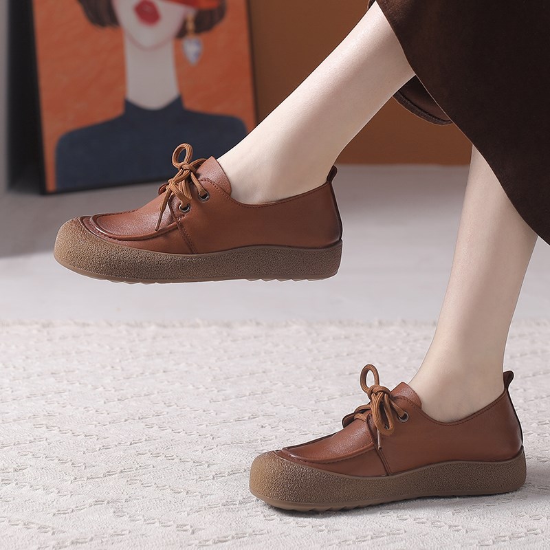 闰月妈妈鞋中老年舒适不累脚软底防滑休闲鞋子真皮单鞋大码女鞋春