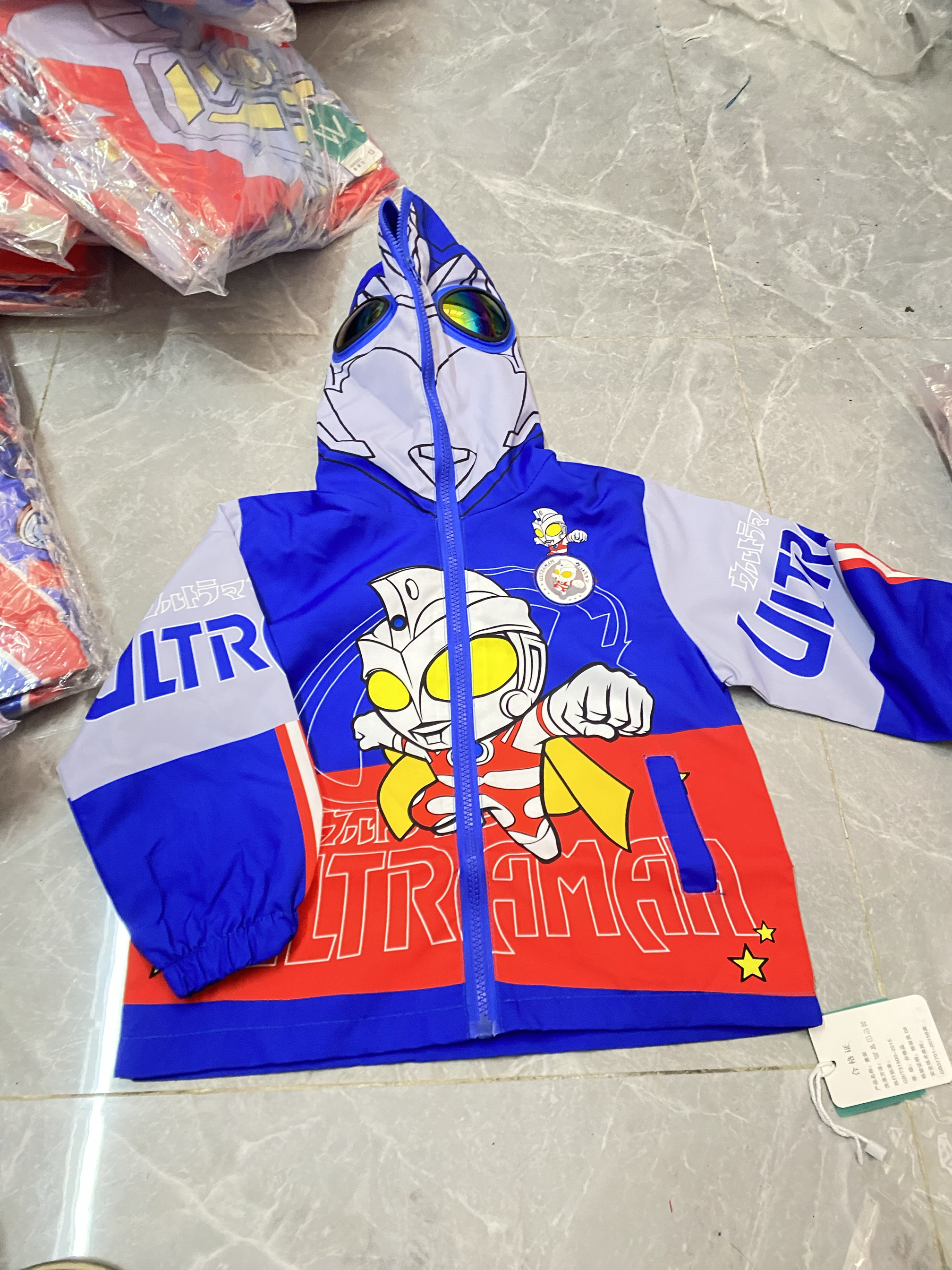 儿童奥特曼外套春秋款带内网亮灯带眼镜男宝冲锋衣外套拉链2-8岁