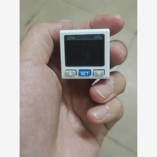 需要询价再拍/台达压力感测器DPA10M-P  一个未用！没包装！实图