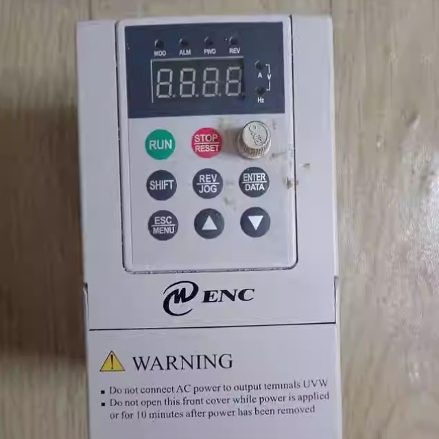 【议价】易能变频器EDS800-2S0007N/0.75KW/220V质量包好实物