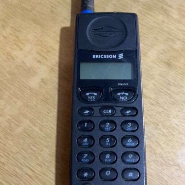 【议价】爱立信GH388开机正常.品相还可以.单机无充电器.询价