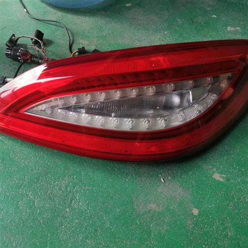 奔驰glc200 glc260 cls300 gla200 cla220 glk300左右后尾灯原装
