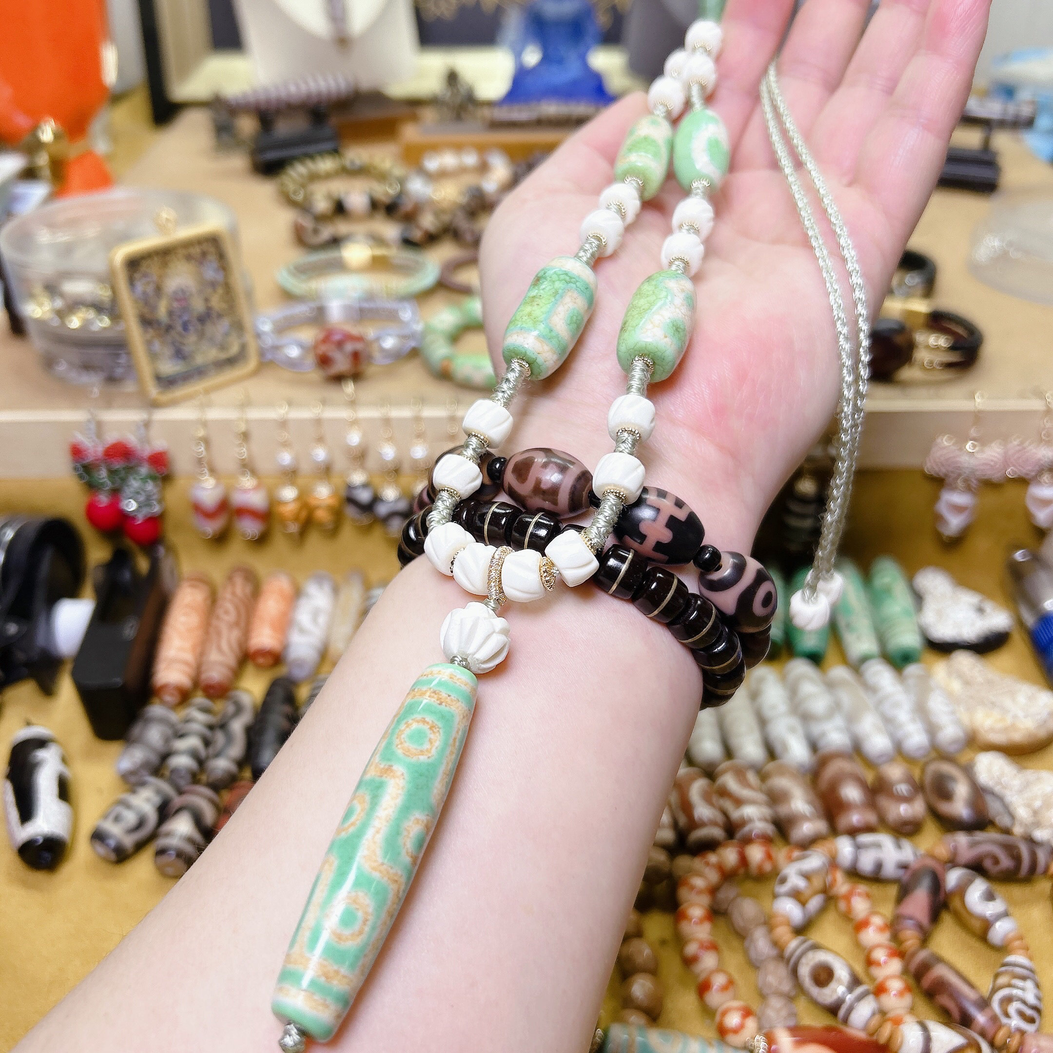 精品青稞绿色天珠九眼天地财财宝瓶多宝项链可调节款