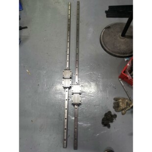 安裝 thk SR30XTB 導軌長度1620mm 孔通孔