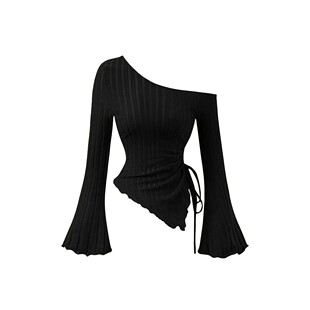 不对称下摆喇叭袖露肩T恤 Asymmetric hem flared sleeve T-shirt
