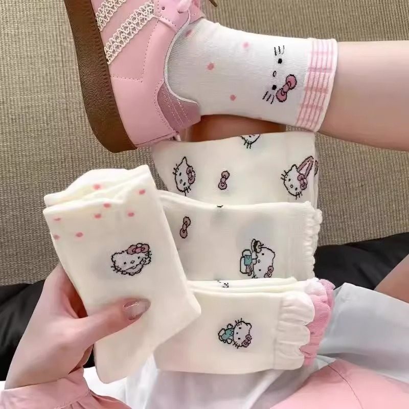 HelloKitty纯棉透气中筒袜女孩