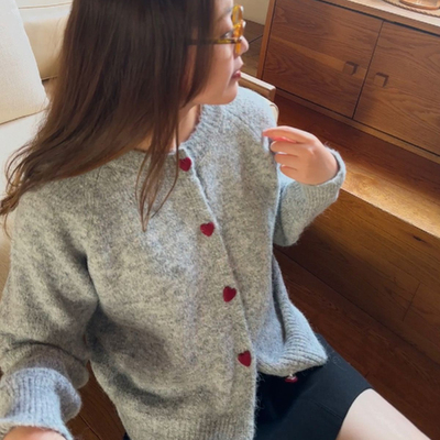 爱心扣纯色毛衣韩版2025年秋季温柔风针织开衫软糯上衣女