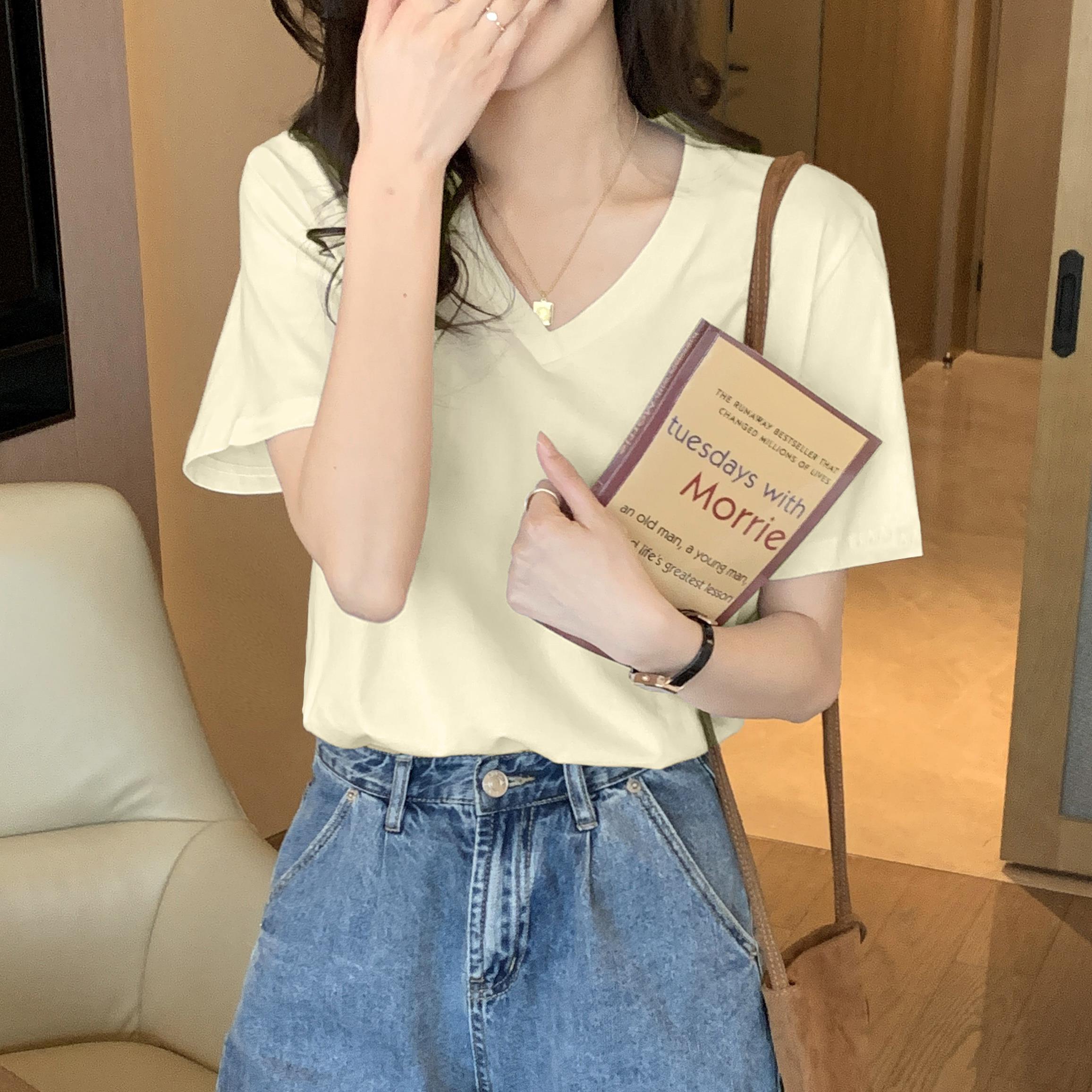 杏色v领t恤女短袖白色大码宽松显瘦胖MM女装短款2025新款夏季上衣