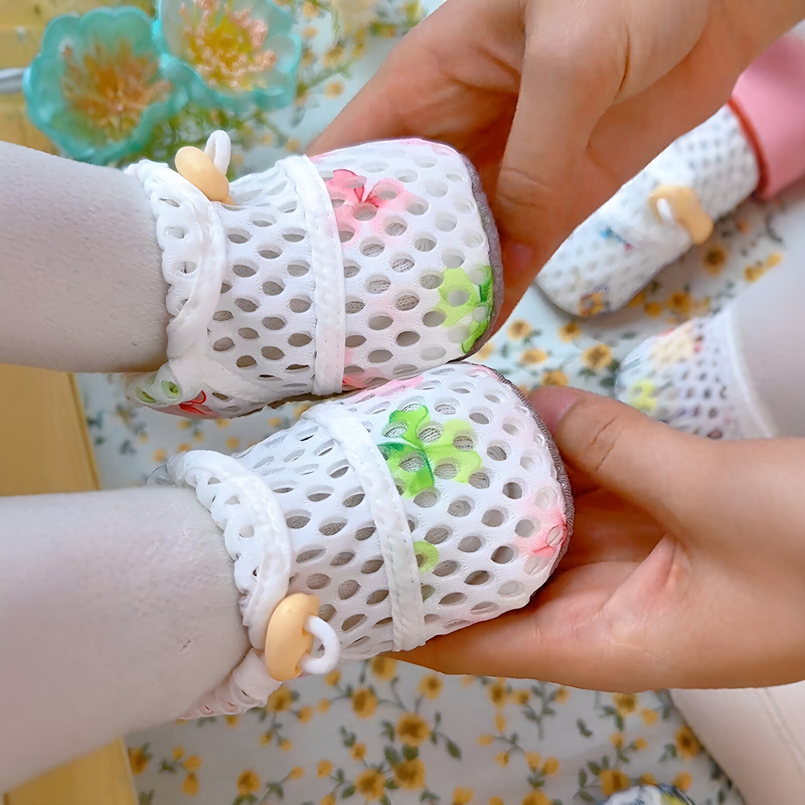 夏日宝宝鞋子轻便透气防滑软底袜图片