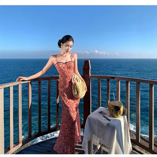 海边度假风复古印花吊带