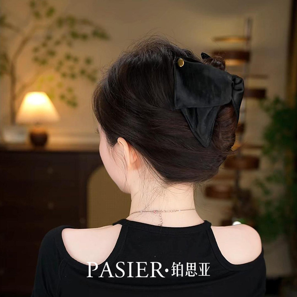 铂思亚赫本三角形发夹黑色缎面盘发鲨鱼夹高级感简约韩系抓夹头饰,饰品/流行首饰/时尚饰品新,发饰,淘宝优惠券,粉丝福利购,淘宝优惠卷