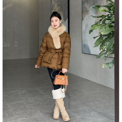 小娜椒小个子狐狸毛领羽绒服
