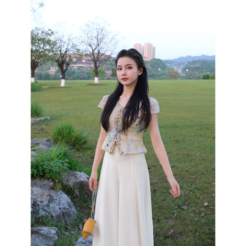 小个子法式碎花掐腰显瘦上衣