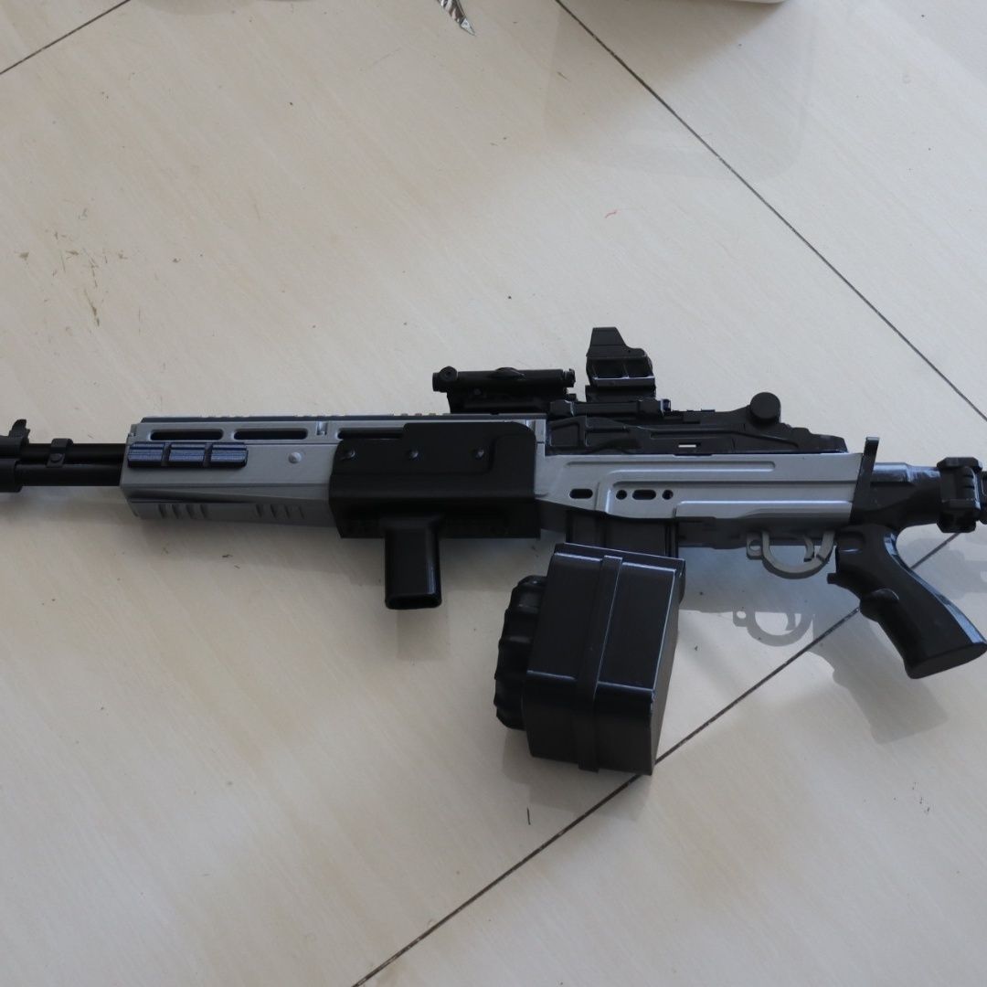 三角洲行动周边满改M14小