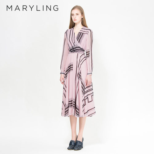 MARYLING印花V领连衣裙