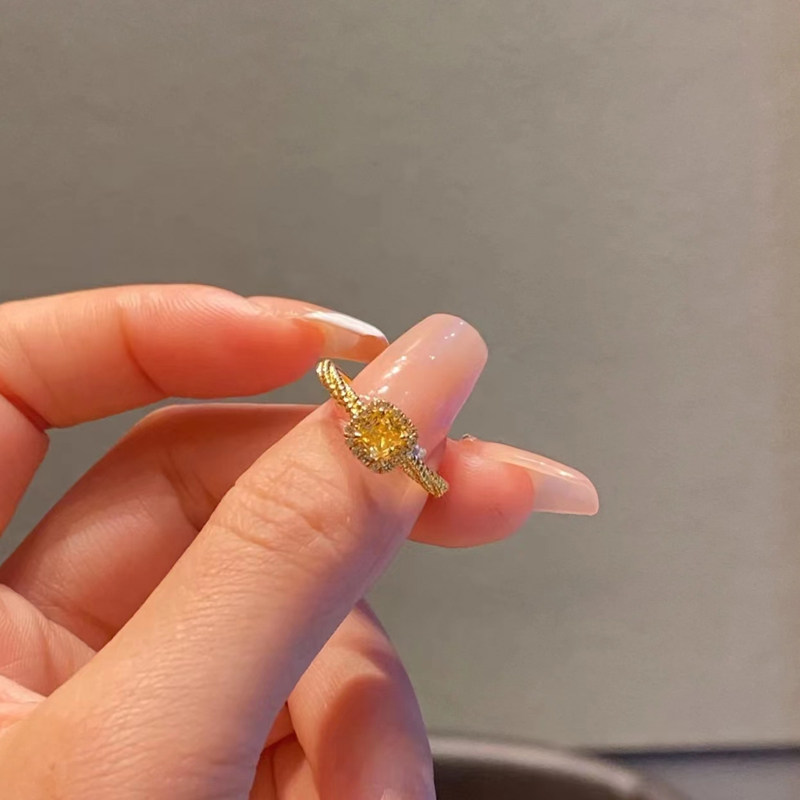 轻奢超闪小方糖黄钻戒指女