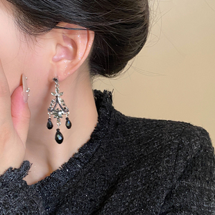 甜酷黑色流苏耳钉轻奢高级感气质大气耳饰女独特耳环新款耳坠饰品