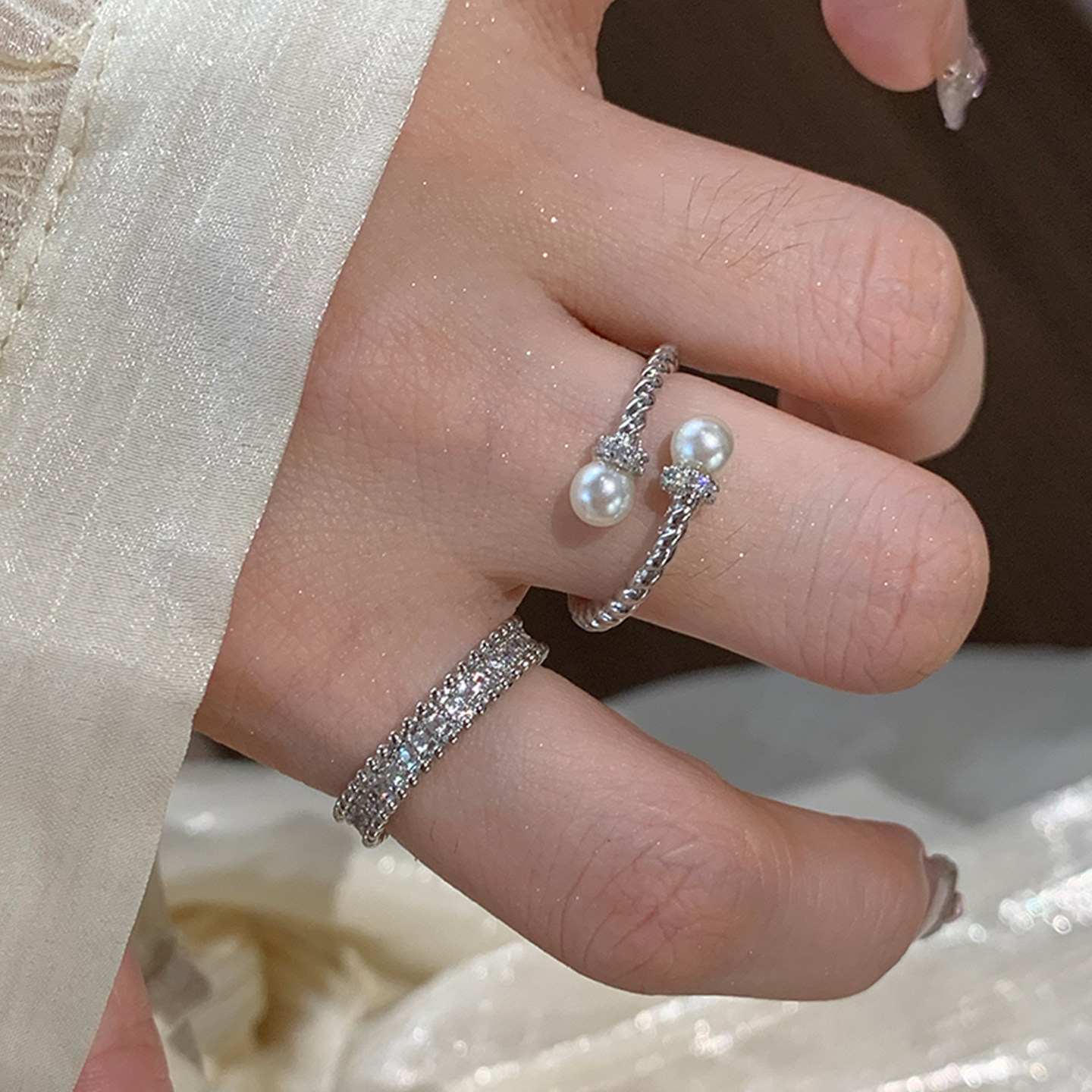 满钻双珍珠戒指女轻奢高级感尾戒女小指素圈戒指女小众设计食指环