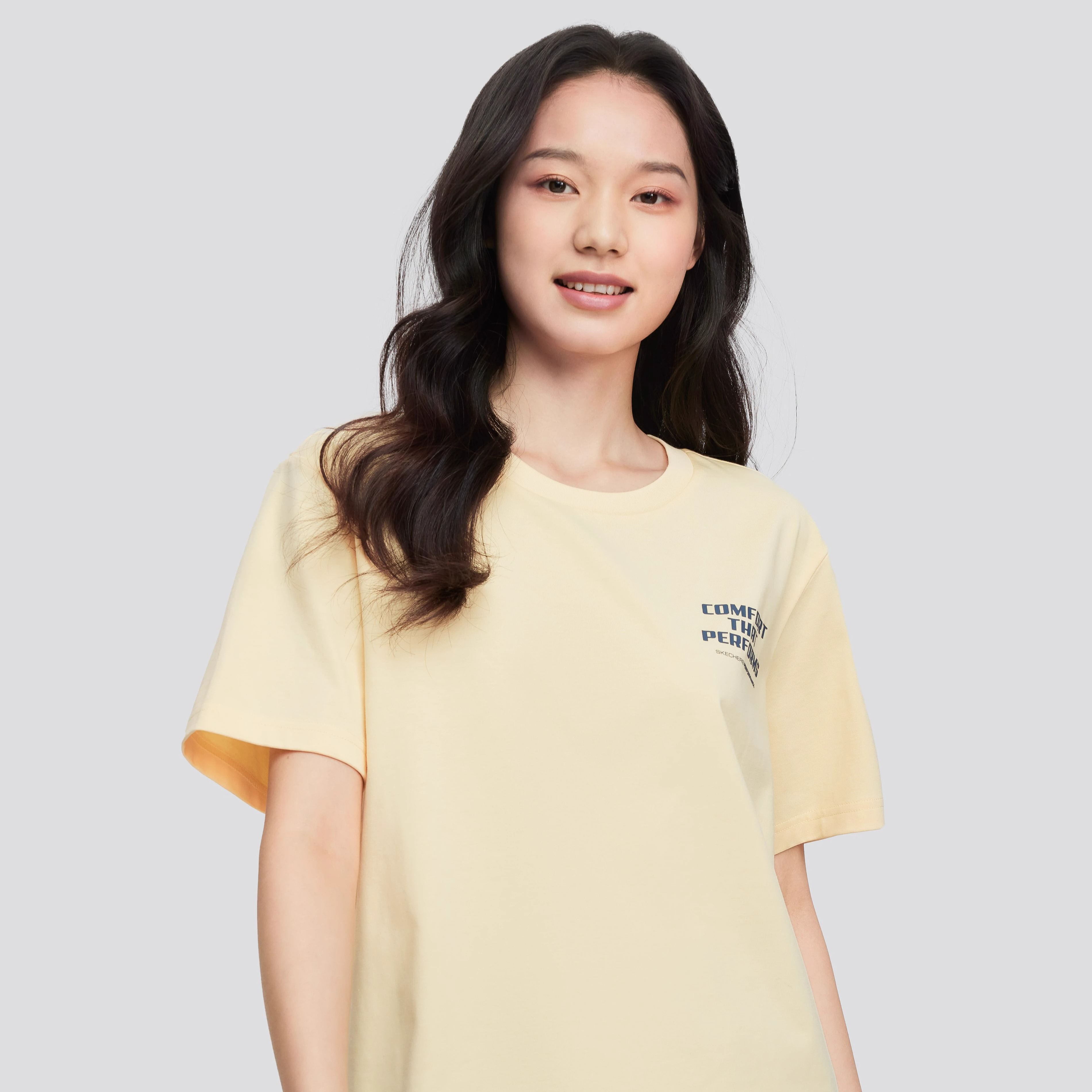 斯凯奇2025新款男女同款圆领短袖T恤舒适透气百搭运动衫P224U041