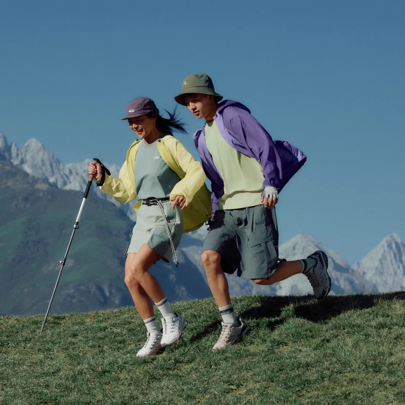 Skechers斯凯奇25夏季新款男女舒适干爽透气梭织连帽外套P225U073
