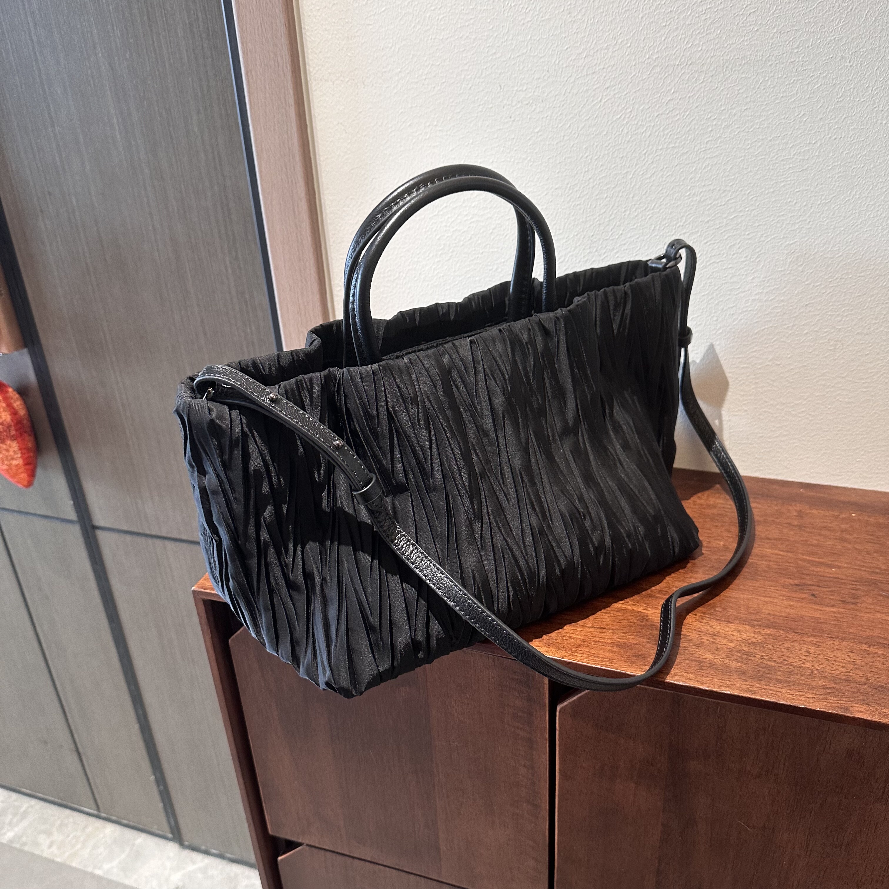 欧美风褶皱降落伞尼龙牛津布配真皮轻便单肩手提斜挎大容量饺子包