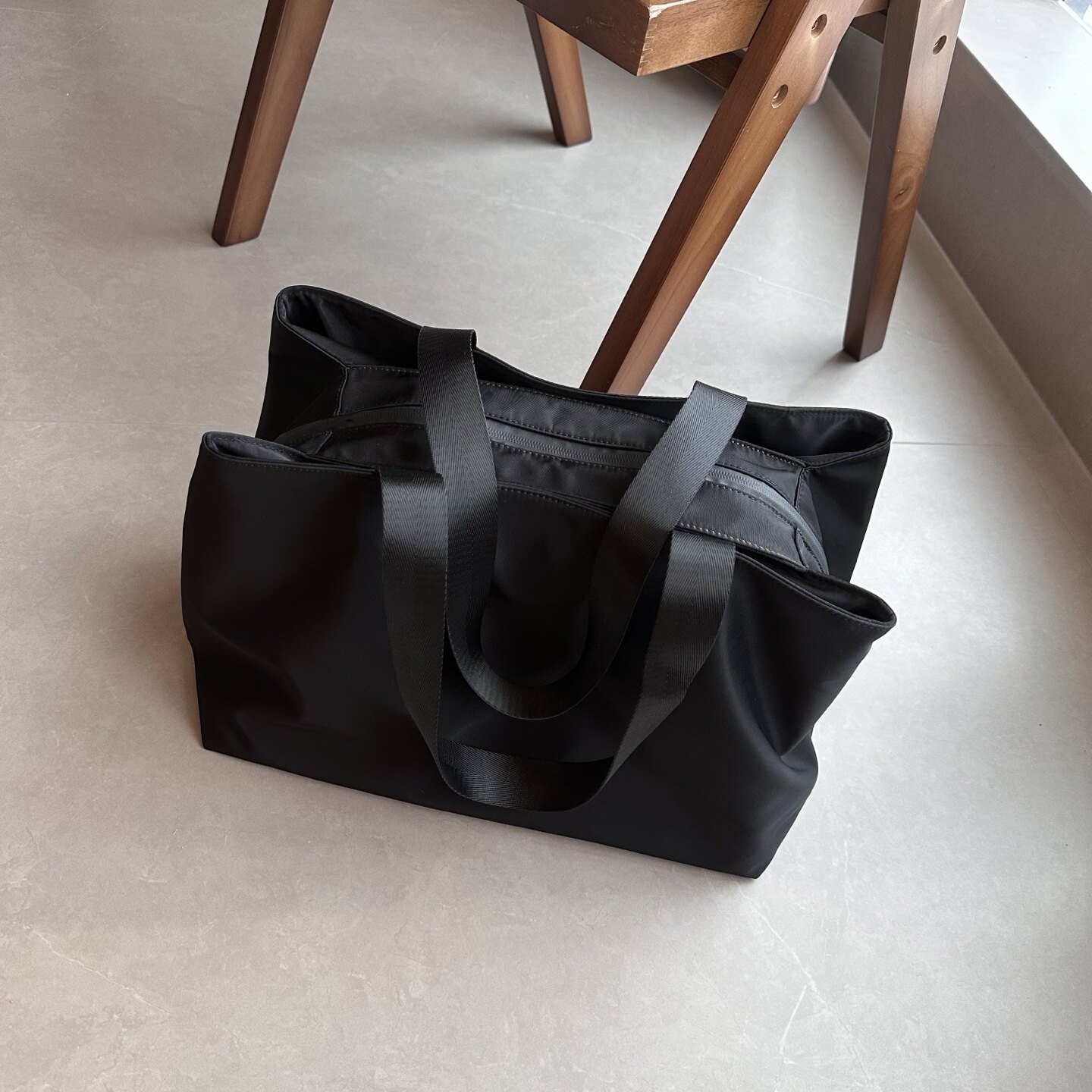 2025秋季新款通勤大容量托特包懒人简约轻便旅行手提单肩女包43cm