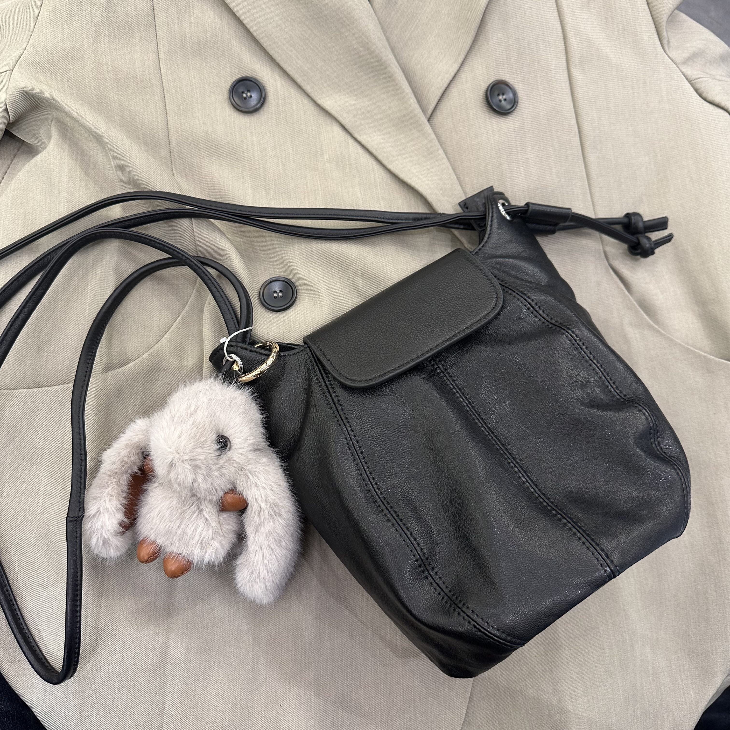 2025新款植揉羊皮斜挎包小众设计超软皱皱皮简约轻便女包包