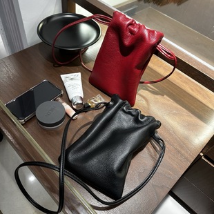 2025新款小众设计头层牛皮单肩女包迷你手机包法式斜挎迷你包包
